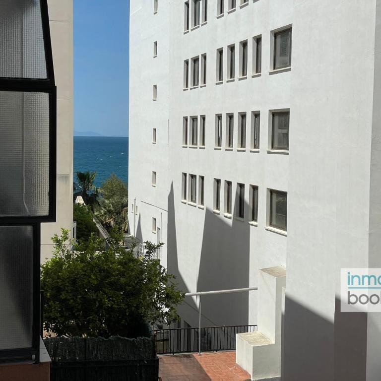 Paradis Sant Sebastian , climatizado y con piscina - Three-Bedroom Apartment - 12