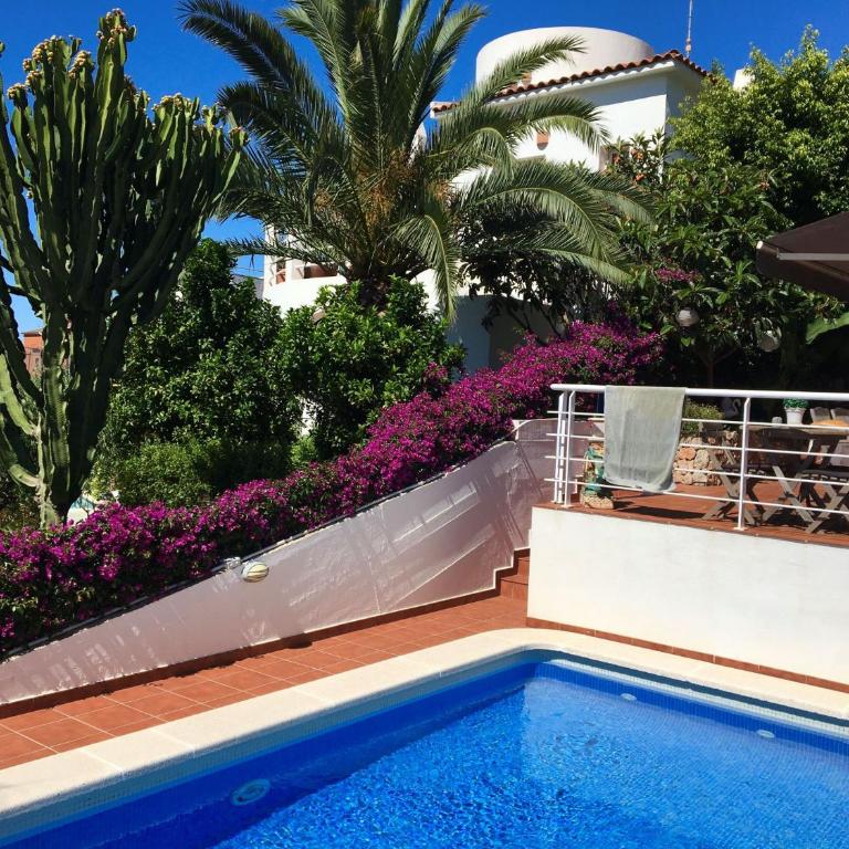 Villa with private pool, ocean & mountain views - Villa - 2