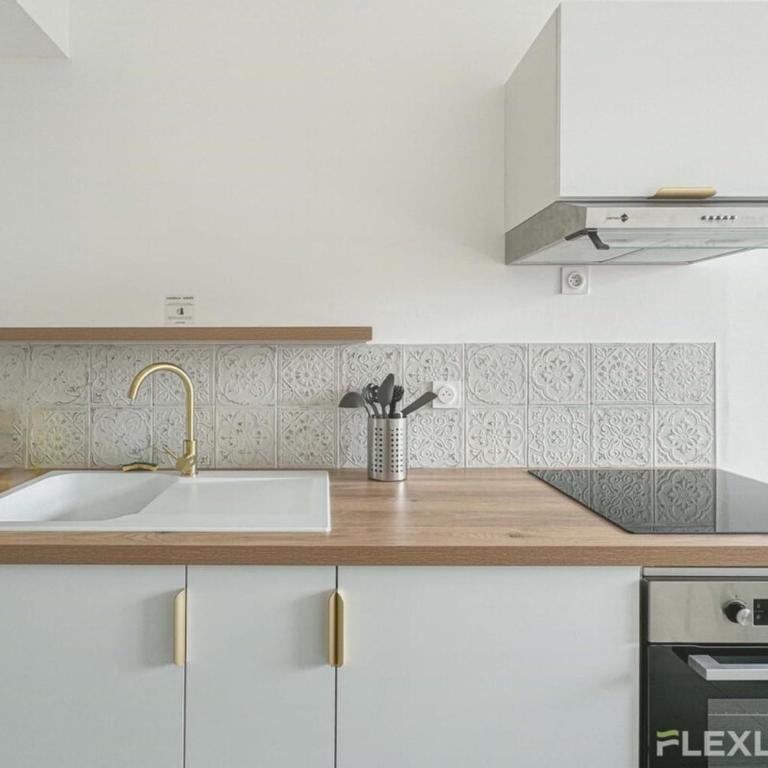 Flexliving - whole apartment - Mouchez - Appartamento - 69