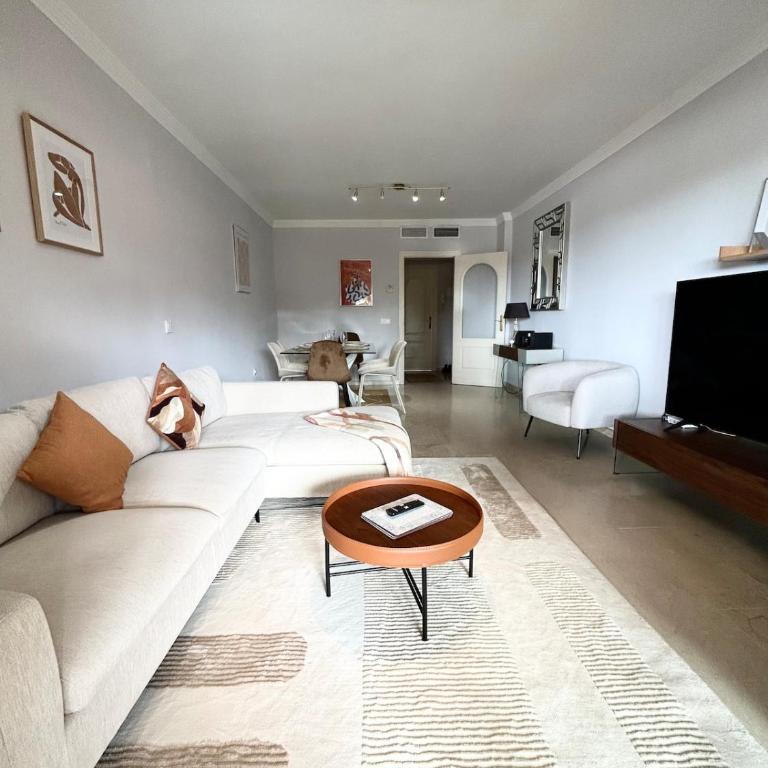 Newly Furnished Central Elviria - Apartment - 6