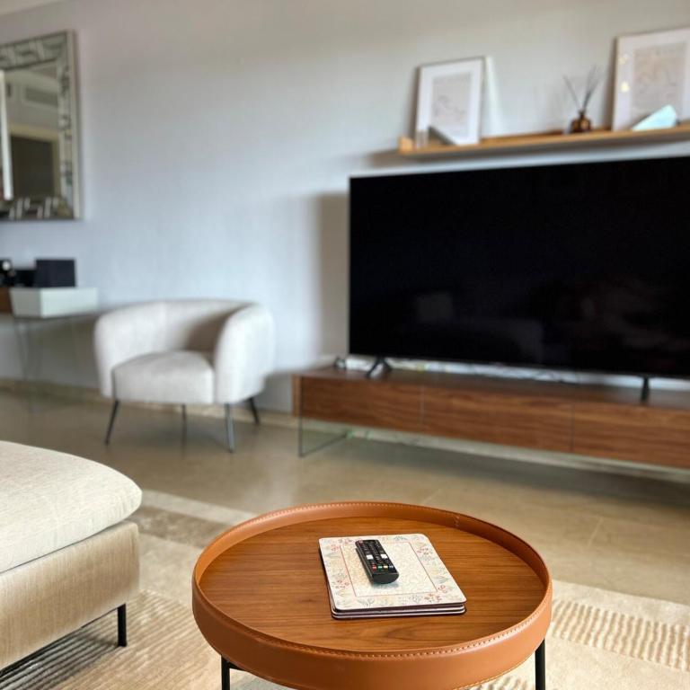 Newly Furnished Central Elviria - Apartment - 1