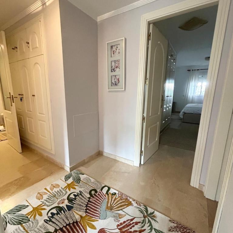 Newly Furnished Central Elviria - Apartment - 8