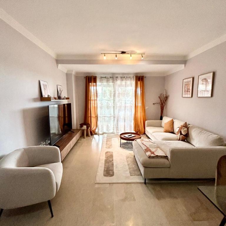 Newly Furnished Central Elviria - Apartment - 22