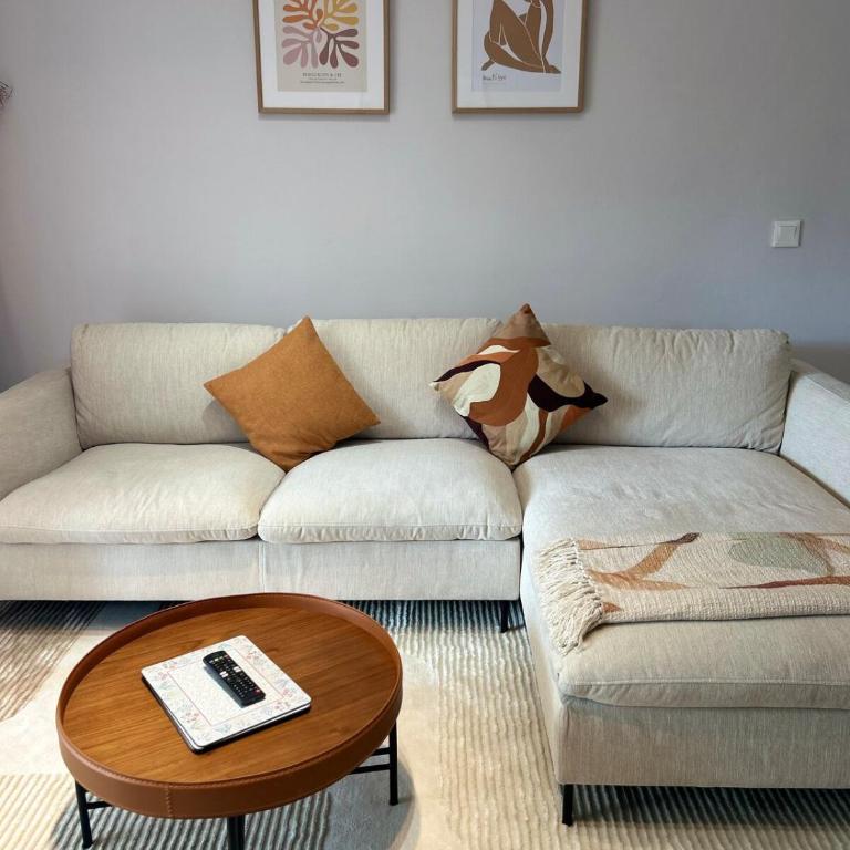 Newly Furnished Central Elviria - Apartment - 30