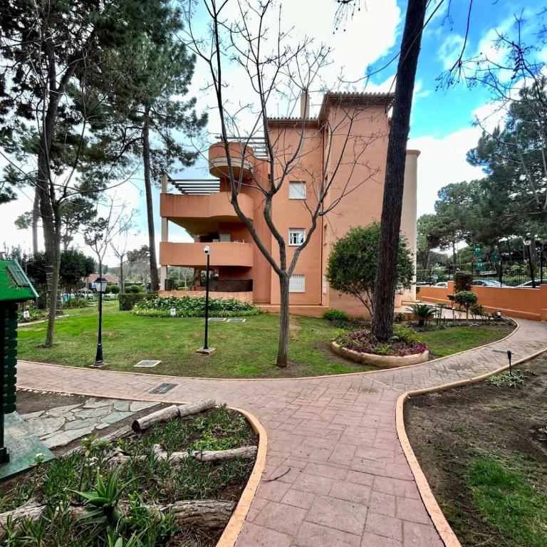 Newly Furnished Central Elviria - Apartment - 32