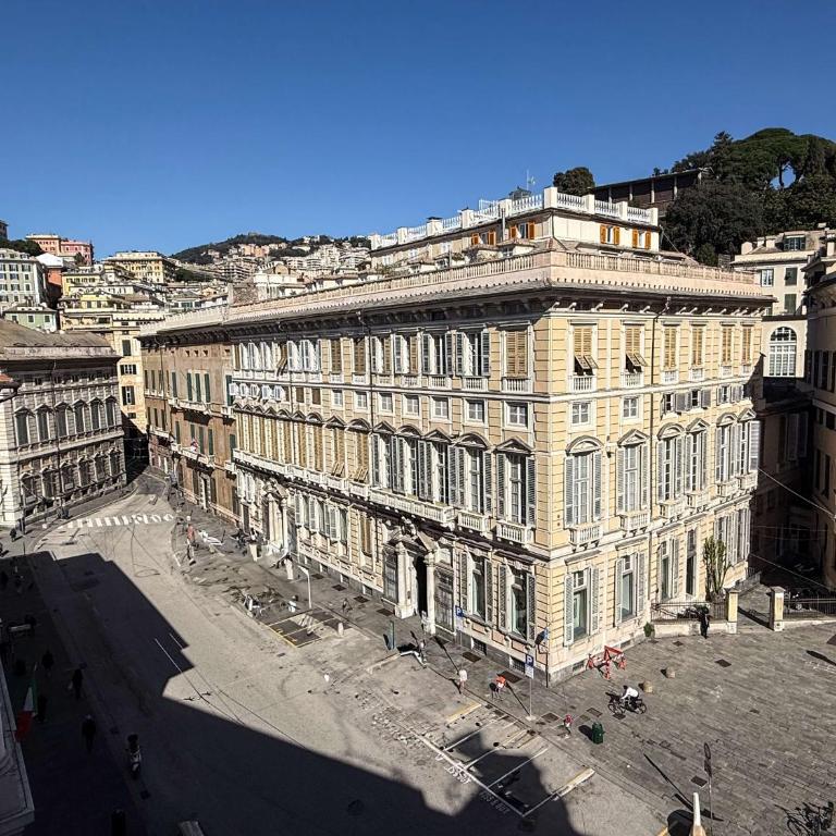 Best Western Hotel Metropoli - Family Room with One King and One Single Bed and City View - Non-Smoking - 3