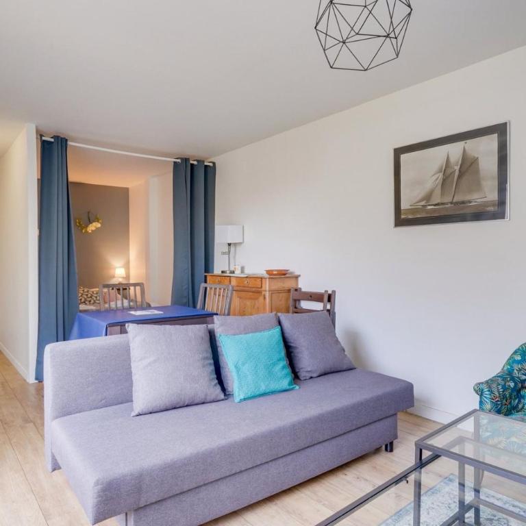 Apt Perlières- proche de la Plage et centre ville - Apartment with Balcony - 8