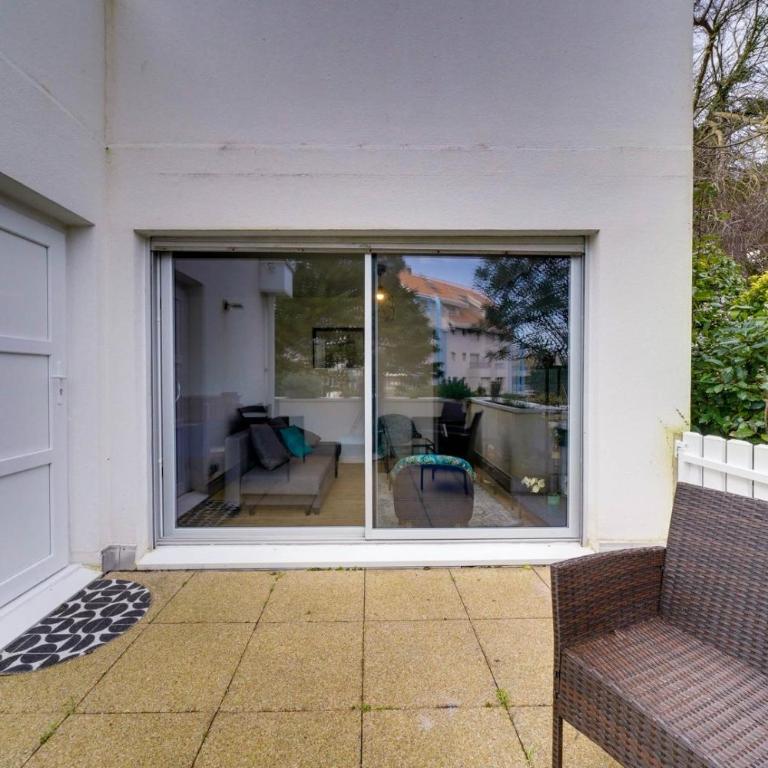 Apt Perlières- proche de la Plage et centre ville - Apartment with Balcony - 15