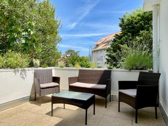 Apt Perlières- proche de la Plage et centre ville - Apartment with Balcony - 13