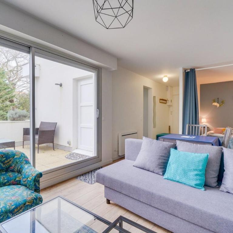 Apt Perlières- proche de la Plage et centre ville - Apartment with Balcony - 9