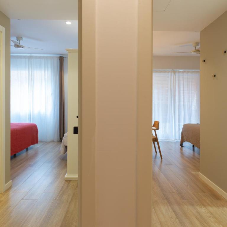Hostal Boutique Es Portalet - Habitación Familiar con balcón - 8