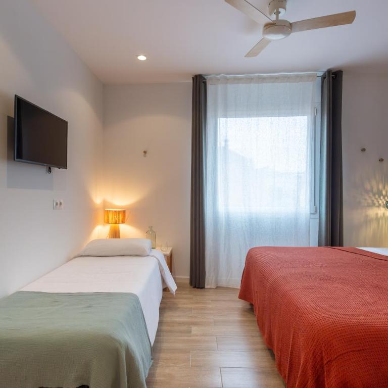 Hostal Boutique Es Portalet - Habitación Triple - 5