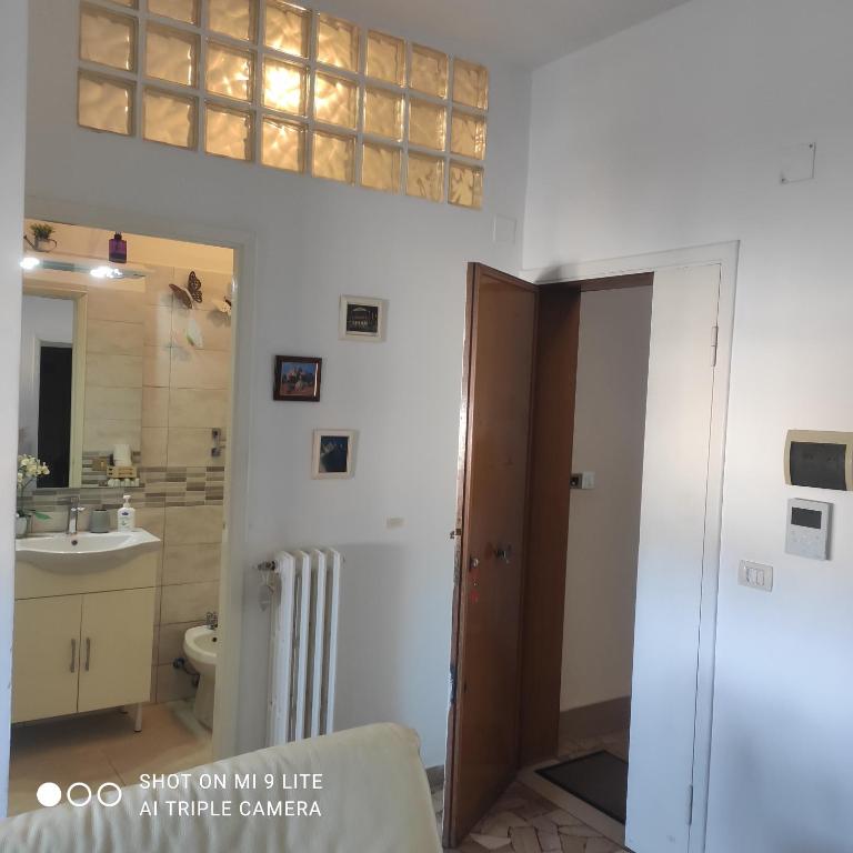 Casa di Ana 1 affittacamere - Camera Matrimoniale/Doppia con Letti Singoli con Bagno in Comune - 25