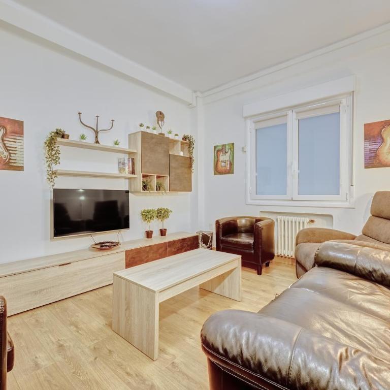 Monasterio - Four-Bedroom Apartment - 3