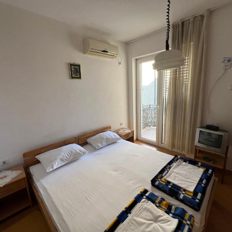 Guest House Plima 2 - Dvokrevetna Soba sa Bračnim Krevetom sa Balkonom i Pogledom na More - 7