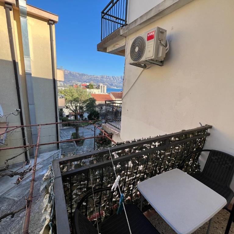 Guest House Plima 2 - Dvokrevetna Soba sa Bračnim Krevetom sa Balkonom i Pogledom na More - 10