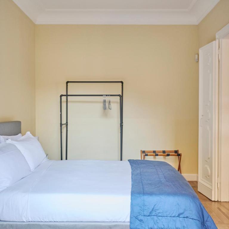 Milan Retreats Duomo Carrobbio - Two-Bedroom Deluxe Apartment with Balcony - Via dei Piatti 4 - 9