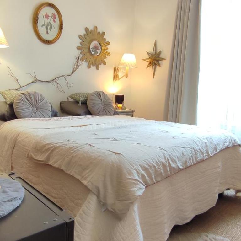 PARIS AUTHENTIC HOUSE Métro Line 14 Station Hôpital Bicêtre, RER B Gentilly - Appartement - Vue sur Jardin - 1