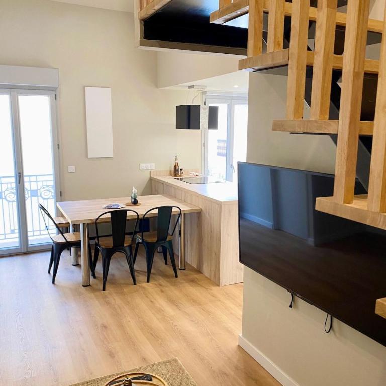 'La Perrière' Joli T2 en duplex Clim, Wifi - Apartamento de 2 dormitorios - 3