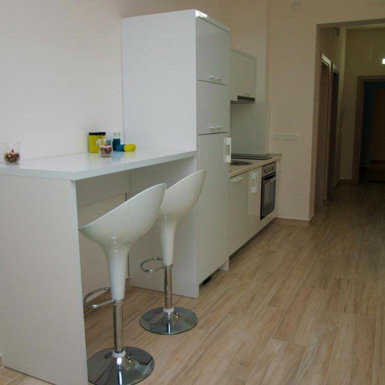 Nautilus Apartments - Two-Bedroom Apartment with Balcony and Sea View - 3