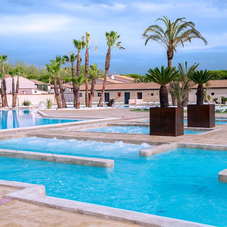 Maison tout confort 4 ch 8p domaine privé avec piscines, et plage à 10 min à pied - Maison 4 Chambres - 52
