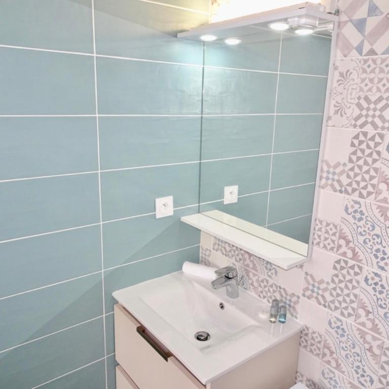 PGH N13 - Centre-Ville, Port avec Parking Privé - One-Bedroom Apartment - 8