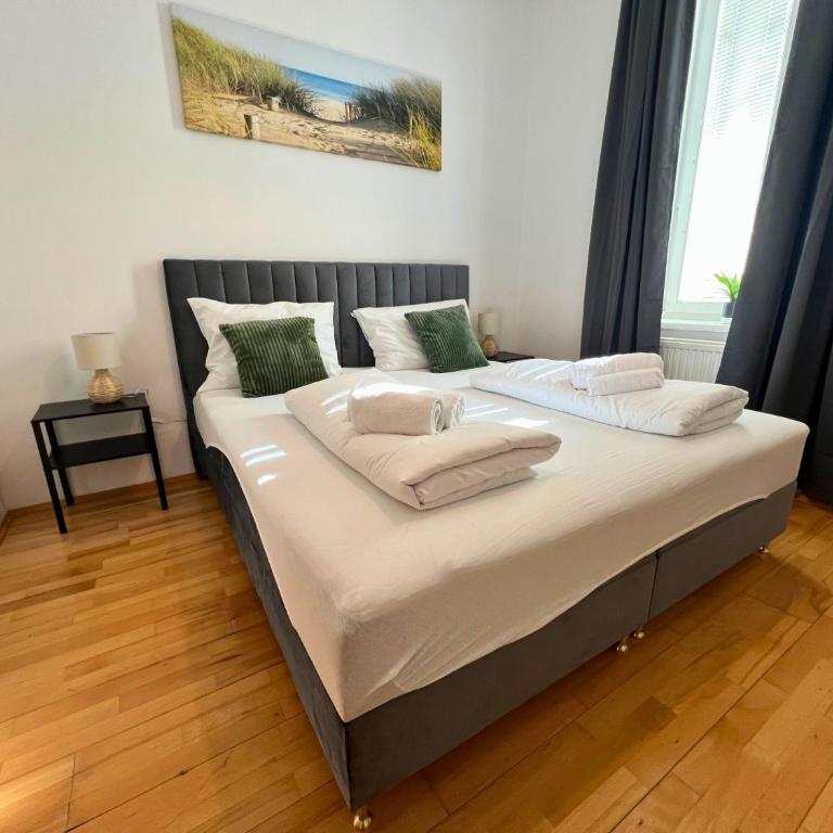 Leoben City Apartments - Premium Apartments 24 7 - Camera Doppia con Letti Singoli con Vista Giardino - 2