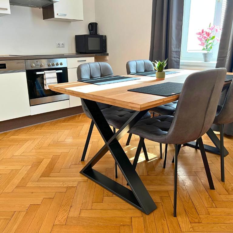 Leoben City Apartments - Premium Apartments 24 7 - Camera Doppia con Letti Singoli con Vista Giardino - 16