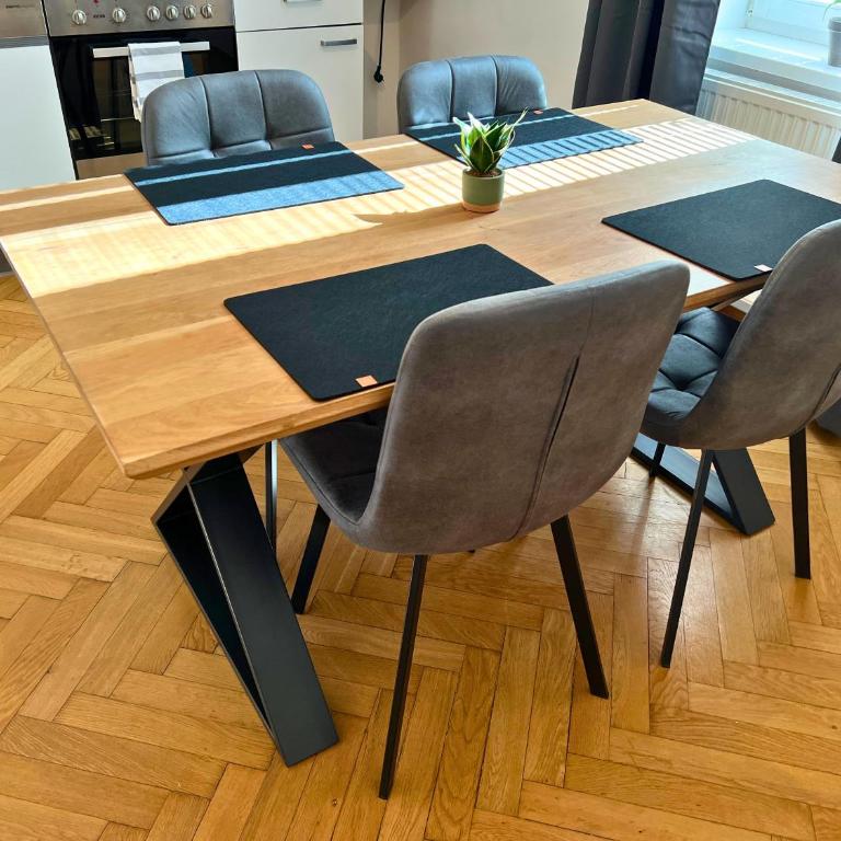 Leoben City Apartments - Premium Apartments 24 7 - Camera Doppia con Letti Singoli con Vista Giardino - 17