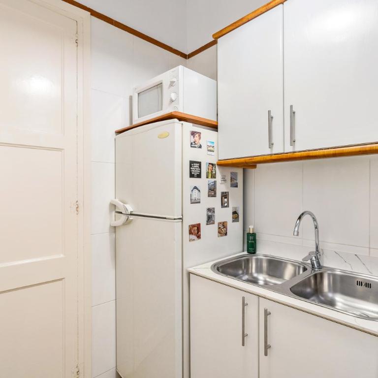 Whisper-Quiet 2BR Near Sagrada - Two-Bedroom Apartment - 23