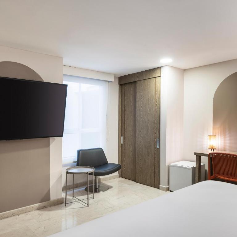 Hotel MS Ciudad Jardin - Habitación Superior con cama extragrande - 4