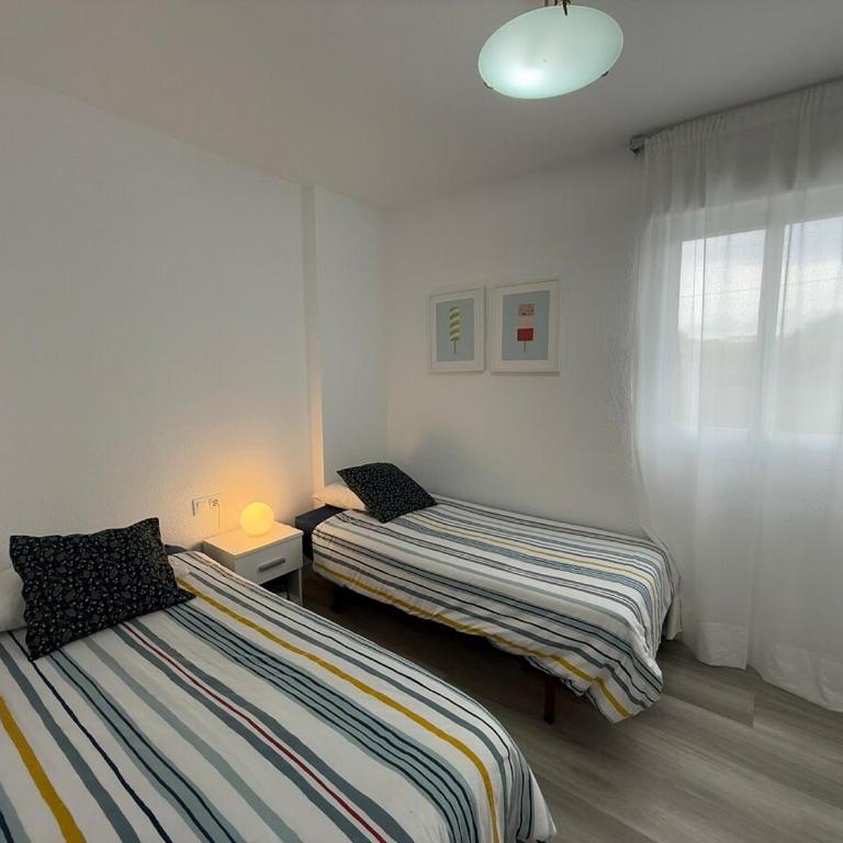Stylish & sunny beach apartment with pool - Apartamento Deluxe de 3 dormitorios - 9