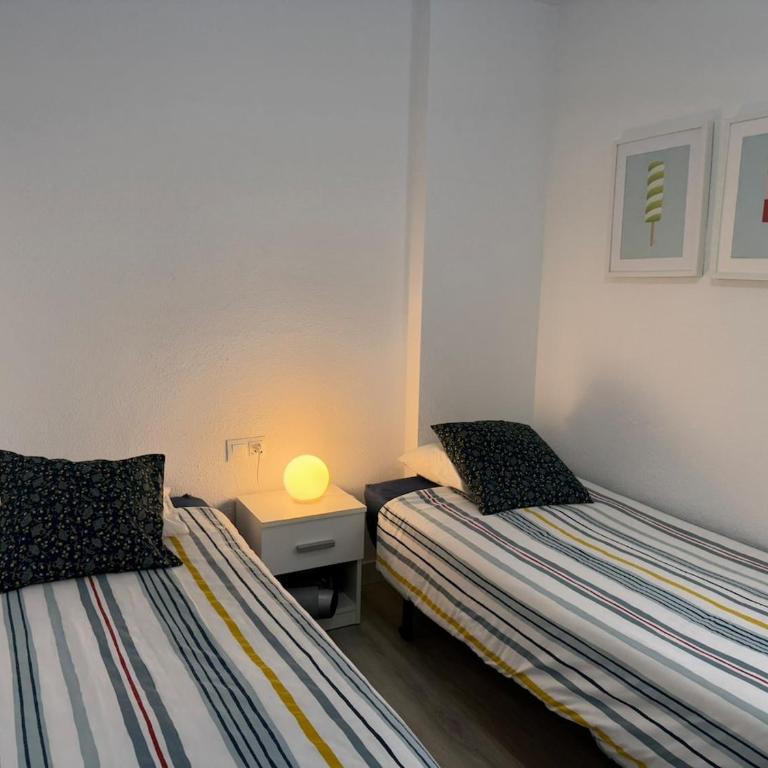 Stylish & sunny beach apartment with pool - Apartamento Deluxe de 3 dormitorios - 19