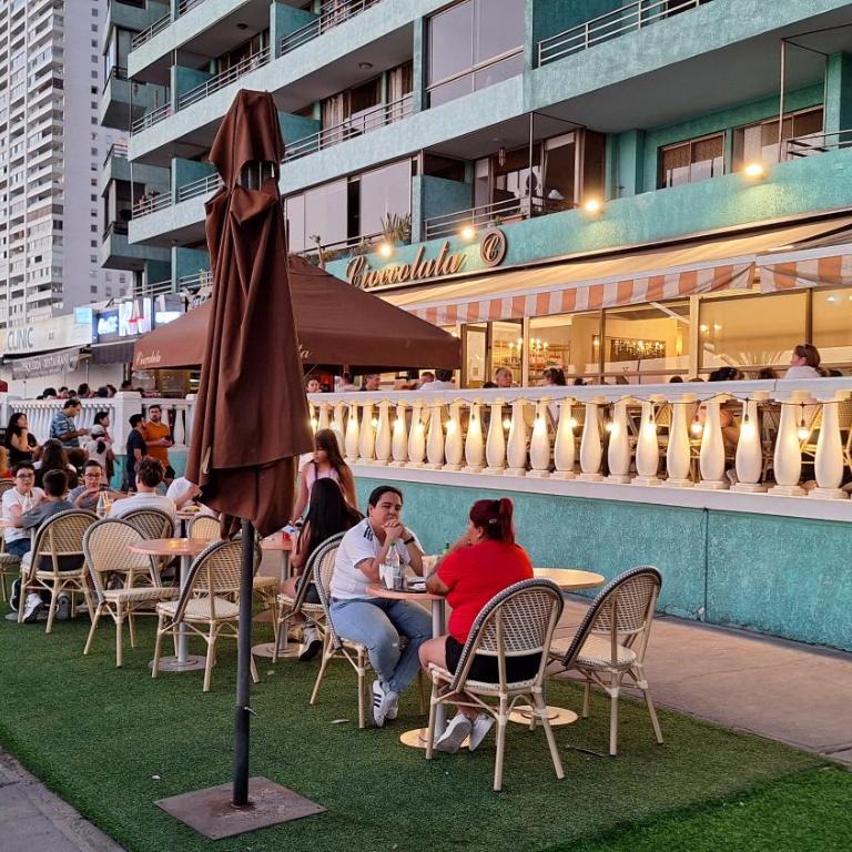 Iquique - Departamento ubicado frente a la Playa - Incluye Estacionamiento, Puesta de Sol y Mar - Reserva mínima 2 Noches - Apartamento de 1 dormitorio - 43