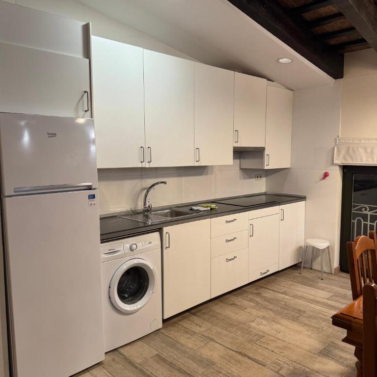 Miguelete tower & 4th FLOOR & City center and no elevator - Two-Bedroom Apartment - 3