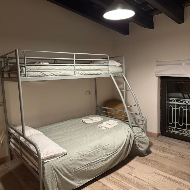 Miguelete tower & 4th FLOOR & City center and no elevator - Two-Bedroom Apartment - 12