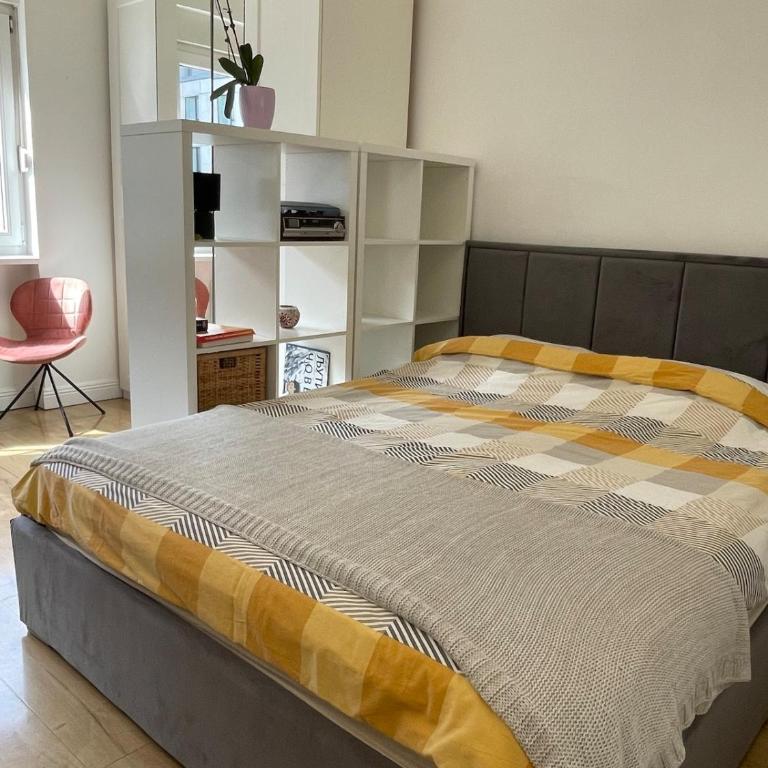 Hilton View Cozy Njegoseva Vracar Apartment - Sleeps 4 - One-Bedroom Apartment - 4