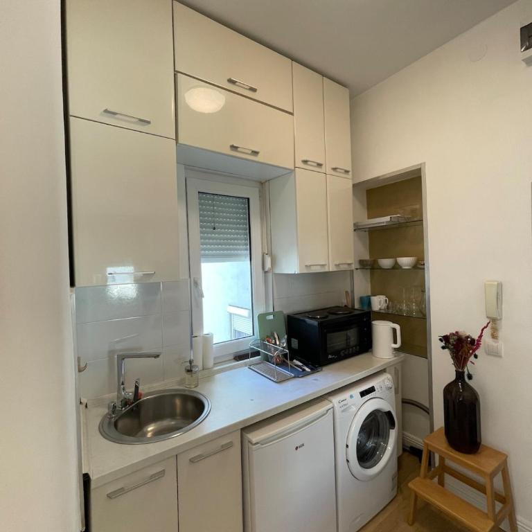 Hilton View Cozy Njegoseva Vracar Apartment - Sleeps 4 - One-Bedroom Apartment - 11