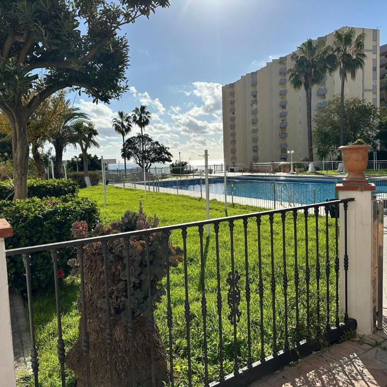 Benalmadena Beachside Apartment with parking - Two-Bedroom Apartment - 3