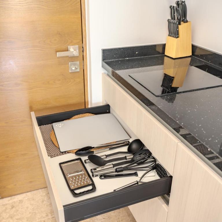 Sea Tower by Casago - Estudio con cama extragrande y sofá cama - 17