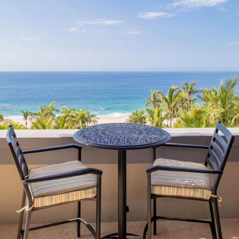 Beautiful 3 Bd Villa with Staff and Steps from the Beach in Del Mar Palmilla - Villa - 17