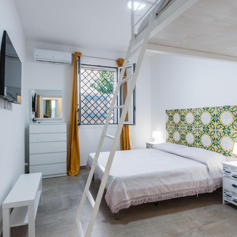 Villa Mediterranea - Three-Bedroom Villa - 11
