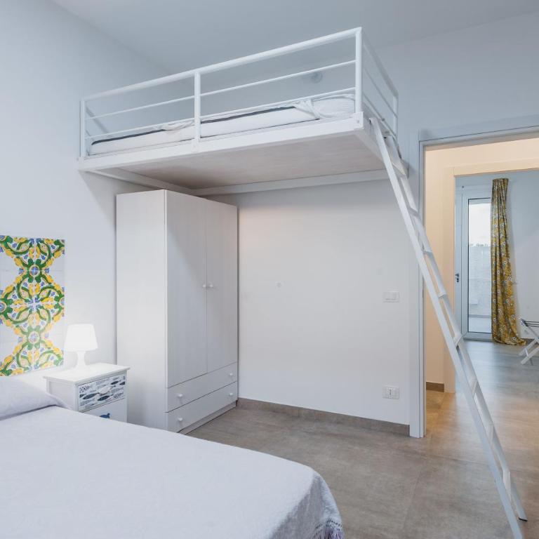Villa Mediterranea - Three-Bedroom Villa - 12