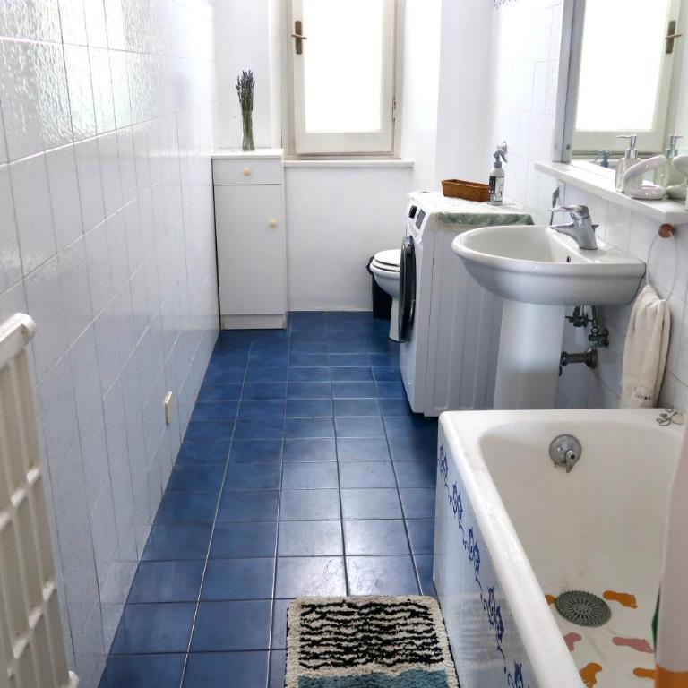Cozy Esthers Room S with Balcony - Camera Matrimoniale con Bagno in Comune - 9