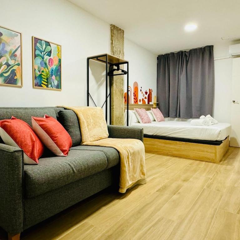 ORI A Cool & wide apartment next to historic center - One-Bedroom Apartment - 33