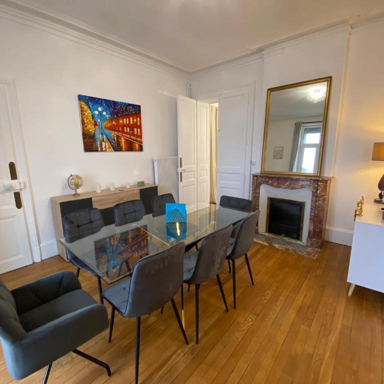 Beautiful double apt family babyfoot 2 parking - Appartement 3 Chambres - 6