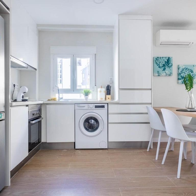 Bright Apartment Near Seville's Historic Center - Apartamento de 3 dormitorios - 11