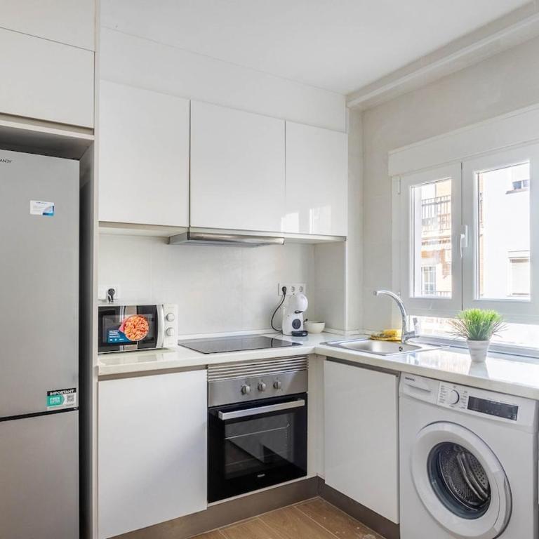 Bright Apartment Near Seville's Historic Center - Apartamento de 3 dormitorios - 14
