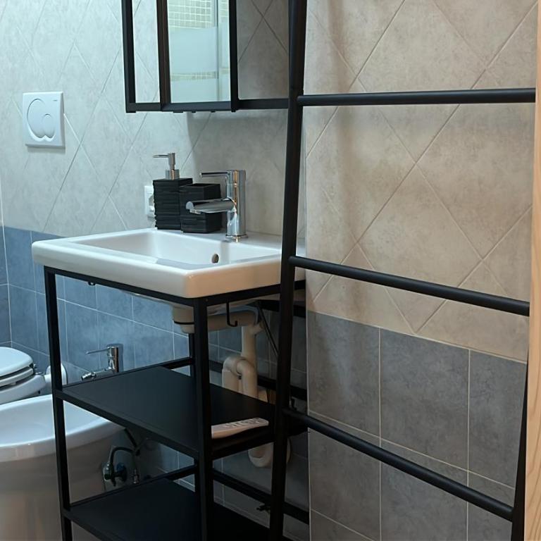 Vatican Fashion Home - Three-Bedroom Apartment - 82