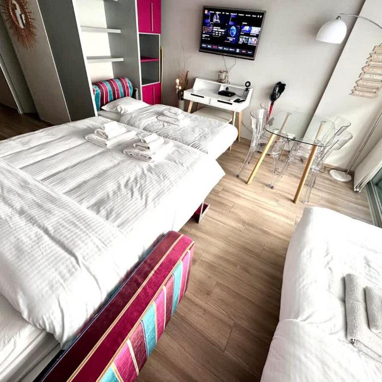 Studio at the heart of Carre D'or 2 mins Sea Wi-fi - Appartement - 5